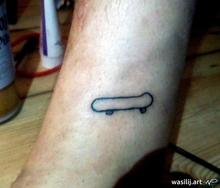 wasilij.art - tattoo - peter - fuss - skateboard