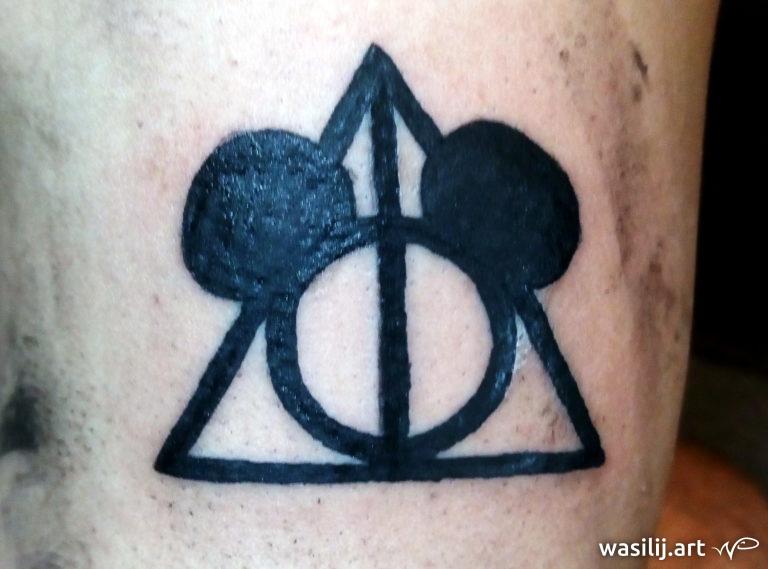 wasilij.art - Tattoo - James - DeathlyHallowMickey